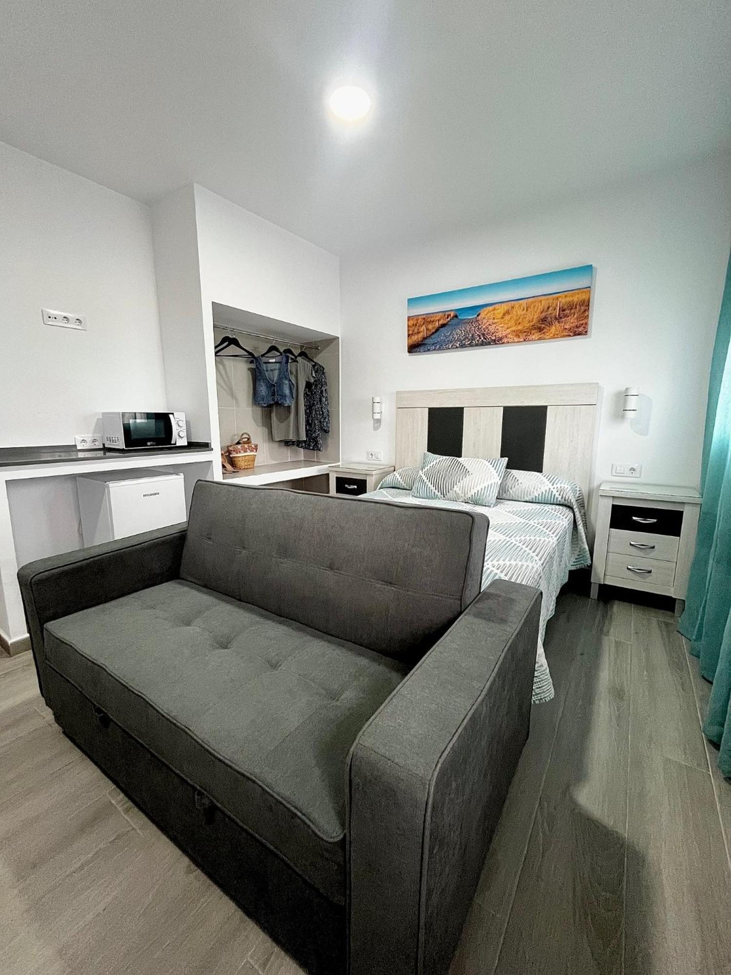 Hostal Los Mellizos Коніль-де-ла-Фронтера Екстер'єр фото