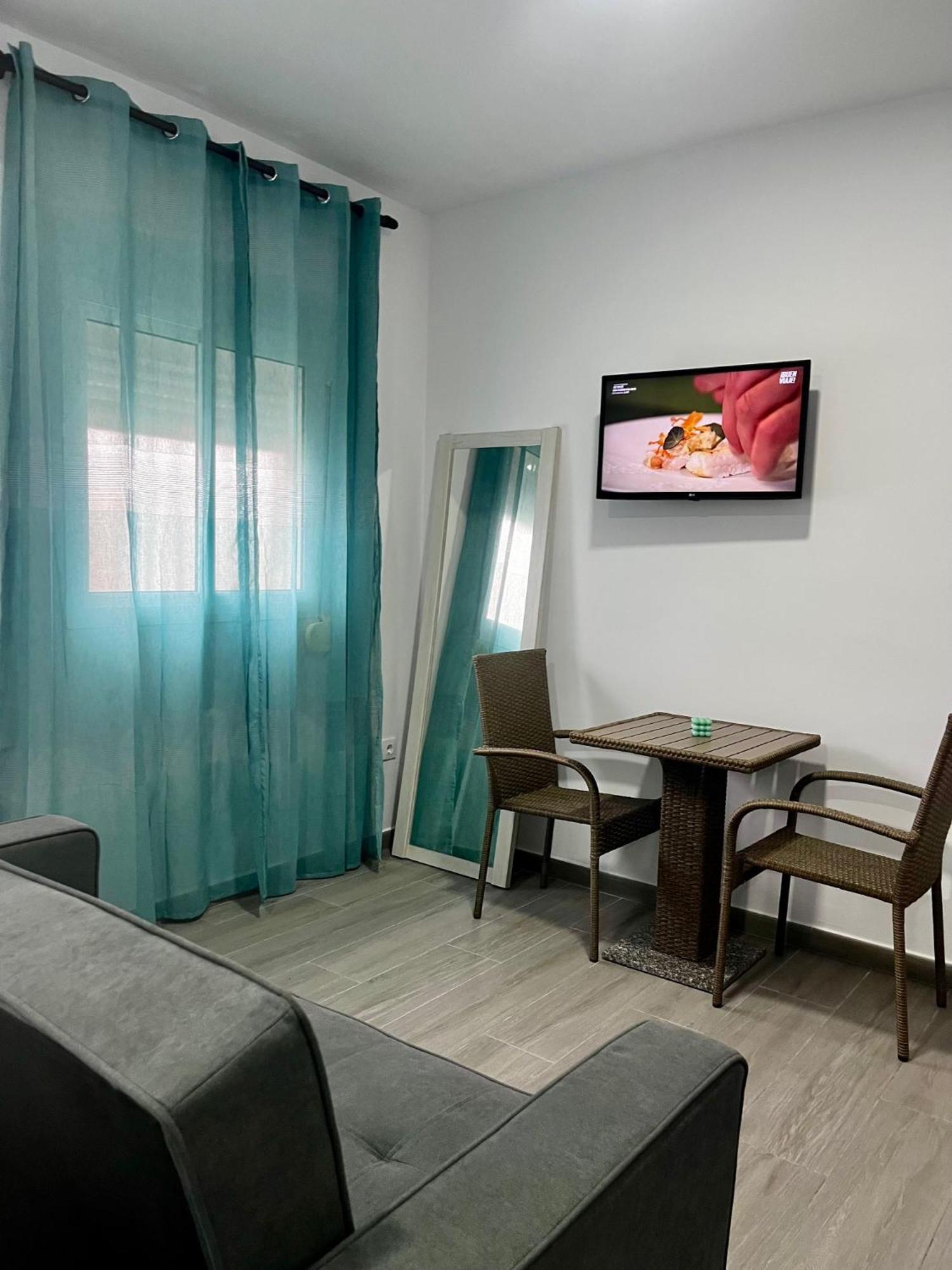Hostal Los Mellizos Коніль-де-ла-Фронтера Екстер'єр фото