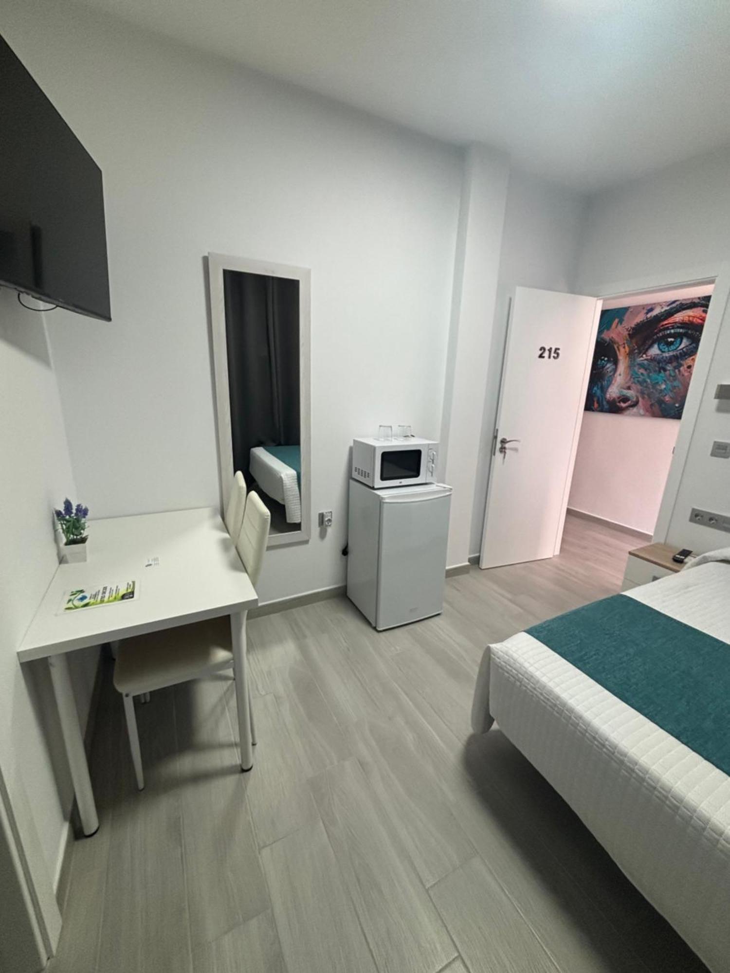 Hostal Los Mellizos Коніль-де-ла-Фронтера Екстер'єр фото