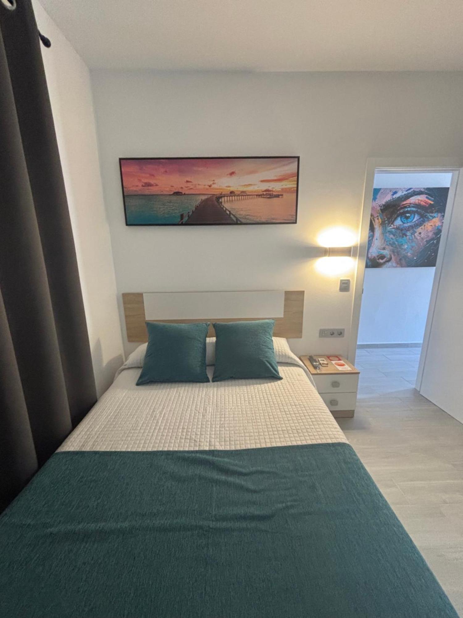 Hostal Los Mellizos Коніль-де-ла-Фронтера Екстер'єр фото