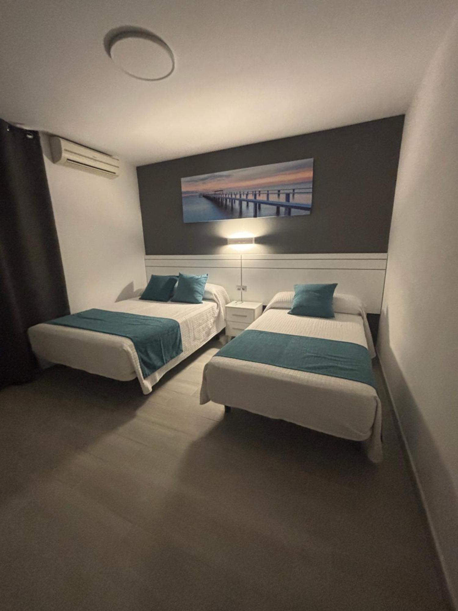 Hostal Los Mellizos Коніль-де-ла-Фронтера Екстер'єр фото