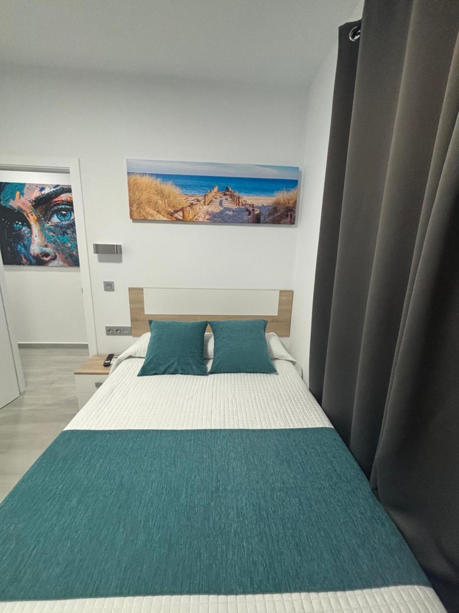 Hostal Los Mellizos Коніль-де-ла-Фронтера Екстер'єр фото