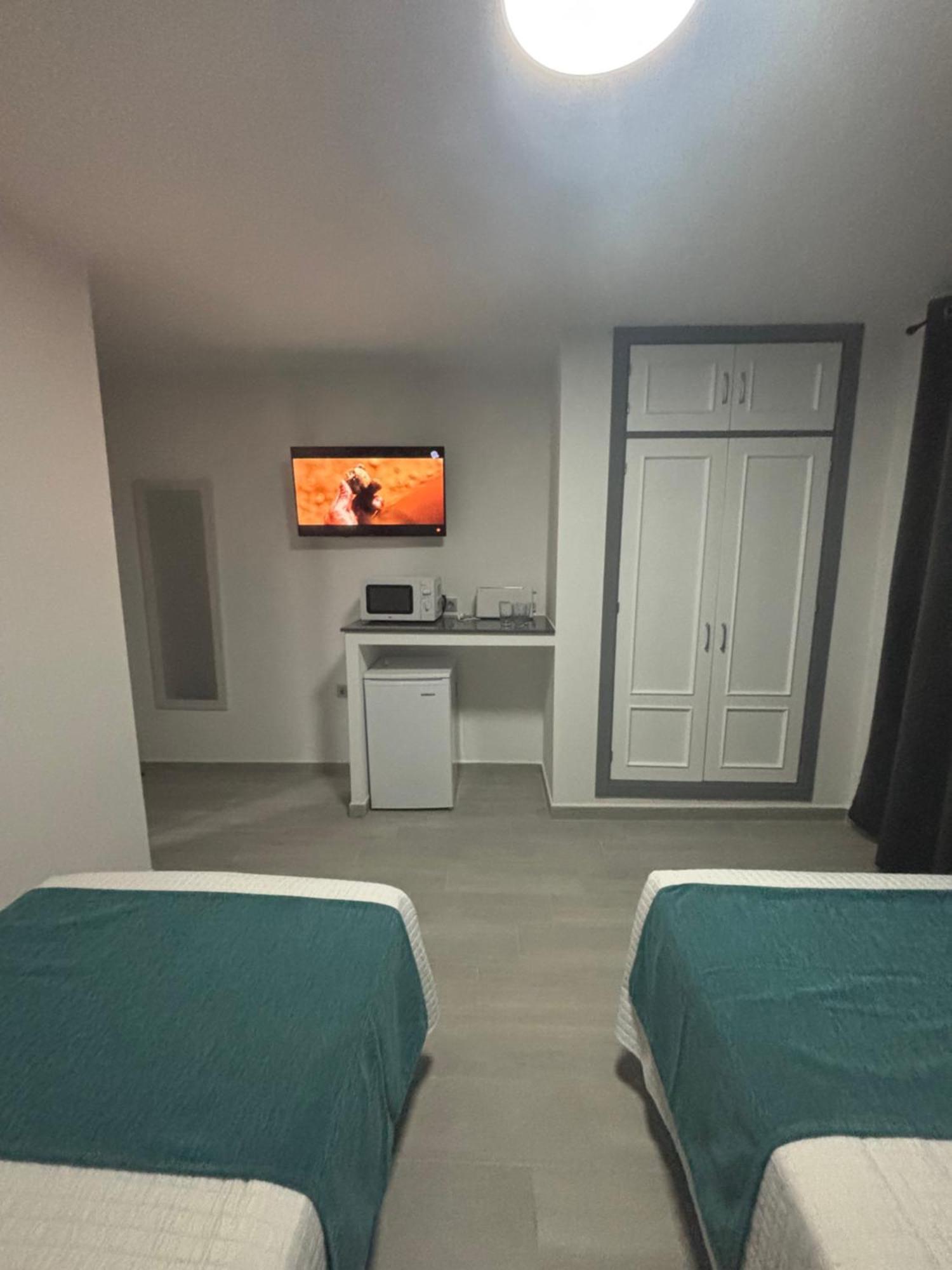 Hostal Los Mellizos Коніль-де-ла-Фронтера Екстер'єр фото