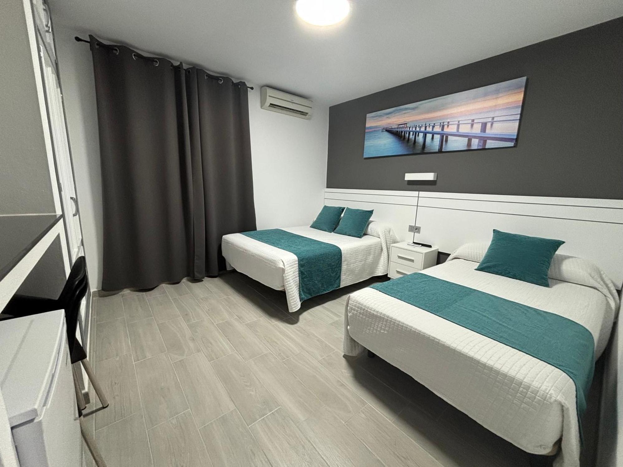 Hostal Los Mellizos Коніль-де-ла-Фронтера Екстер'єр фото