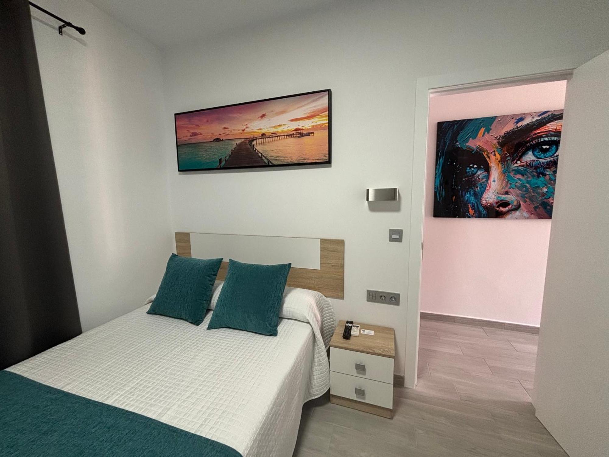 Hostal Los Mellizos Коніль-де-ла-Фронтера Екстер'єр фото