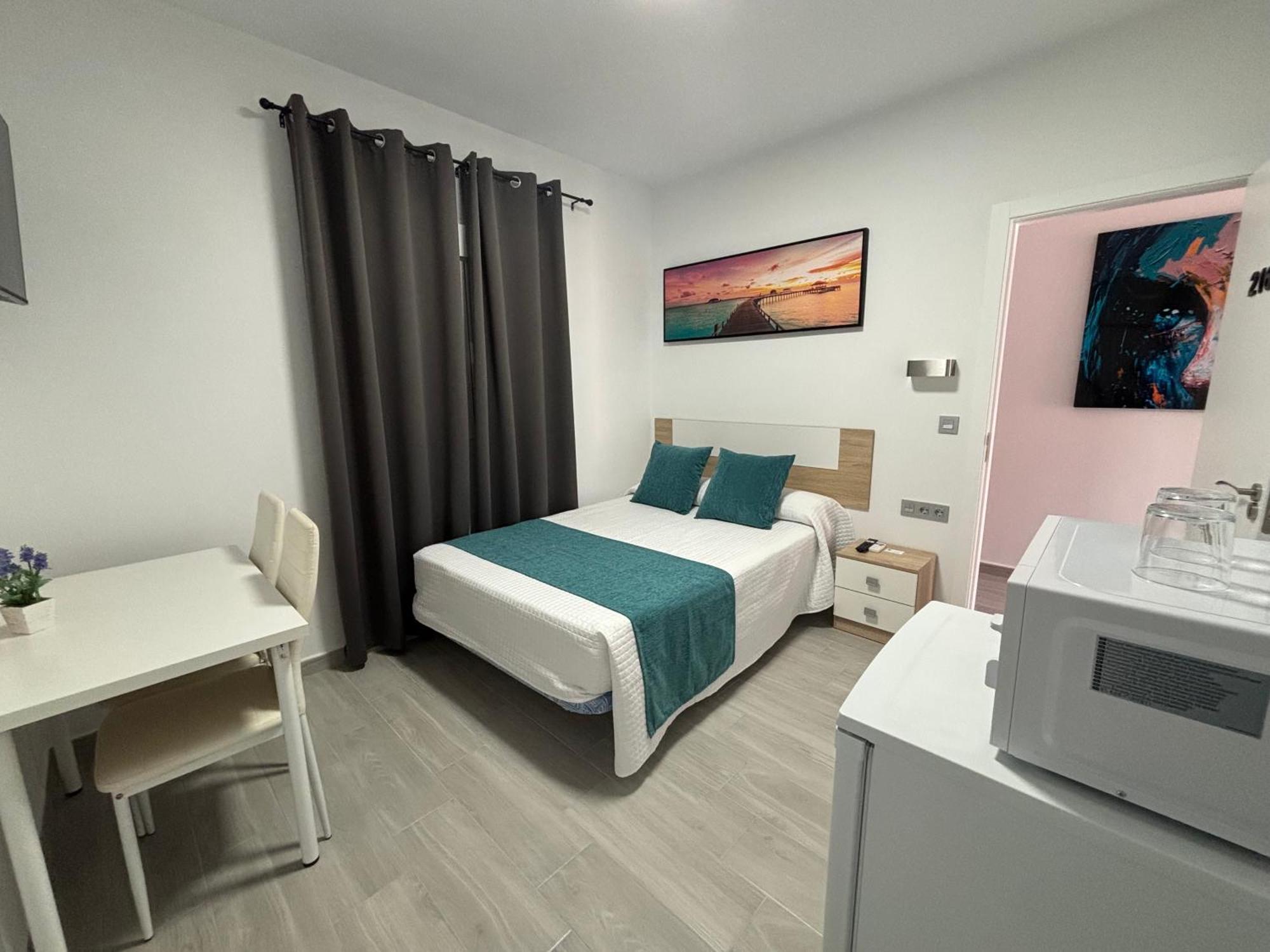 Hostal Los Mellizos Коніль-де-ла-Фронтера Екстер'єр фото