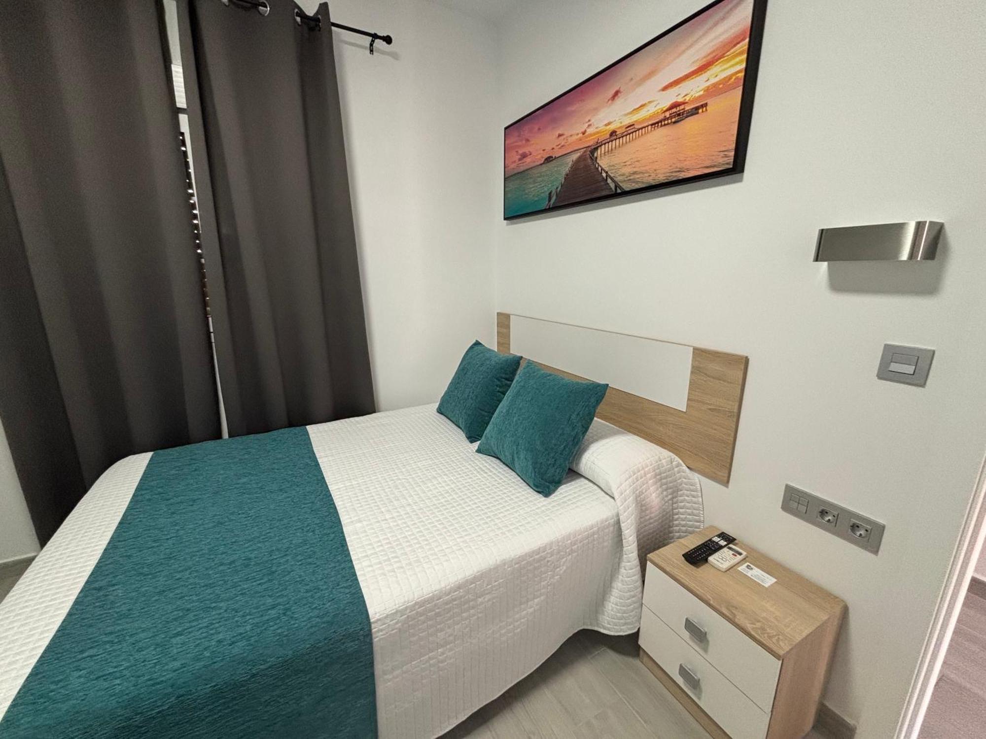 Hostal Los Mellizos Коніль-де-ла-Фронтера Екстер'єр фото